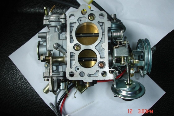 Suku cadang mesin bensin Caburetor untuk Toyota 22R Engine OEM 21100-35520